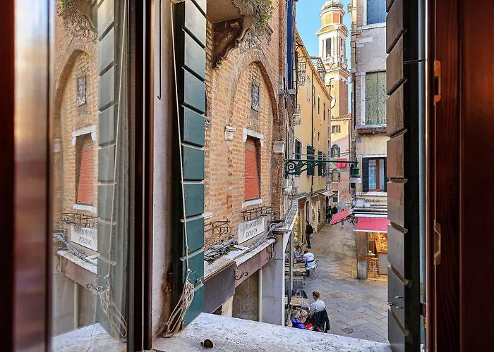 Canal-Fresco-Rialto